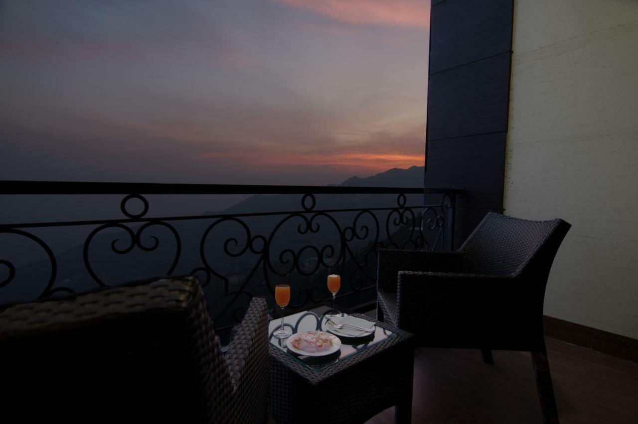 Grand Imperial Resort Mussoorie Exterior foto